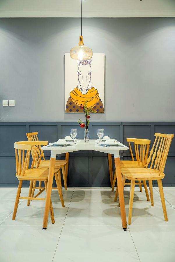 Mott Haven Apart - Vinhomes Central Park, Landmark 81 Area & Ice Rink Ho Chi Minh City Bagian luar foto